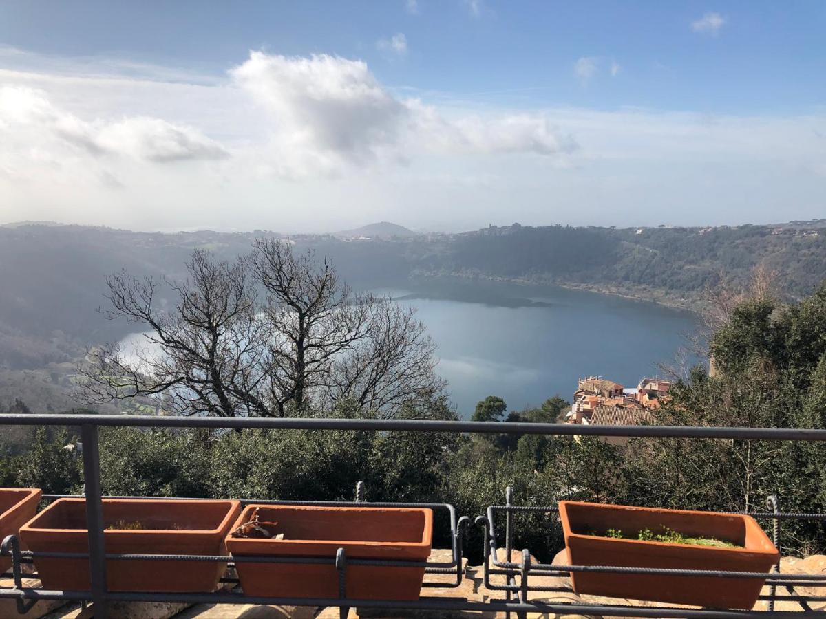 Isola Sul Lago Nemi Ngoại thất bức ảnh