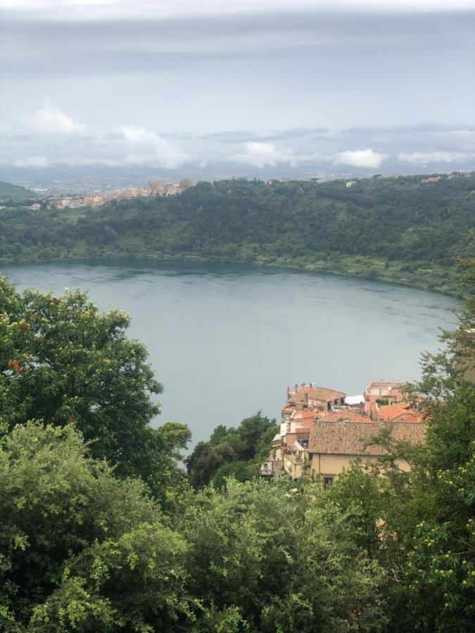 Isola Sul Lago Nemi Ngoại thất bức ảnh