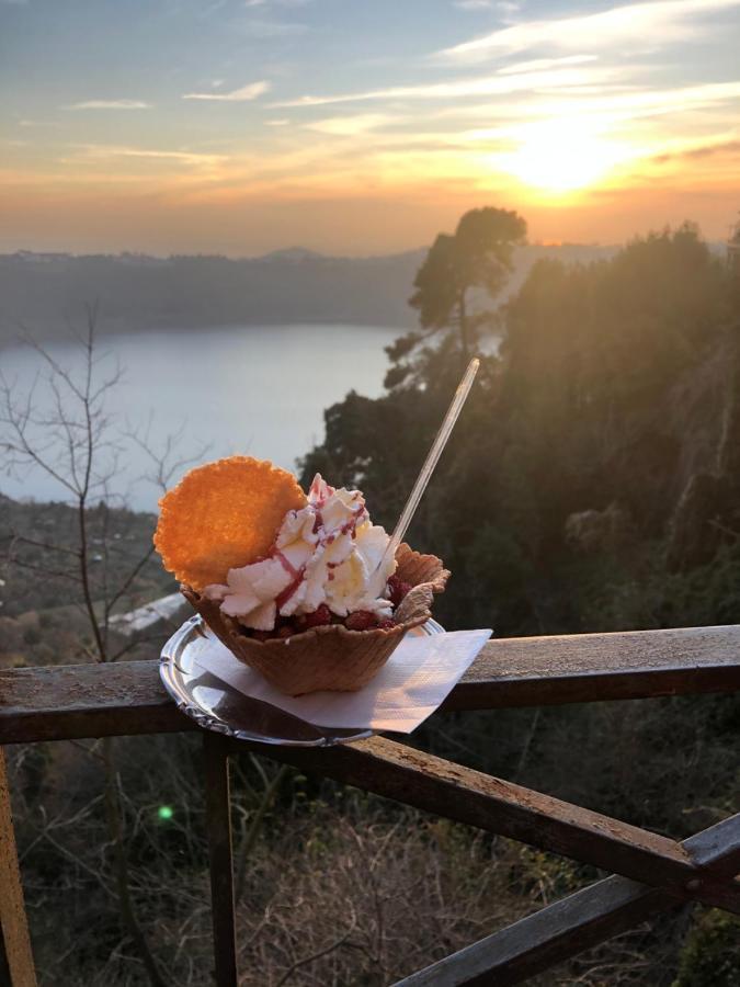 Isola Sul Lago Nemi Ngoại thất bức ảnh